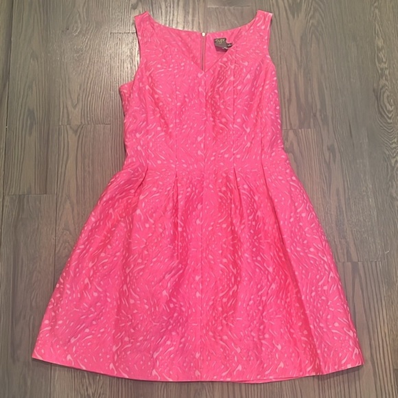 Taylor Vibrant Pink Size 8 Mini  Sleeveless Floral V Neck Dress - Picture 1 of 10